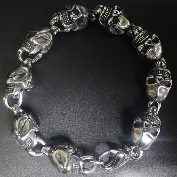 Stainless Steel Large Skull Heads Heavyweight Bracelet SBR-5303 - Picture 2 of 6